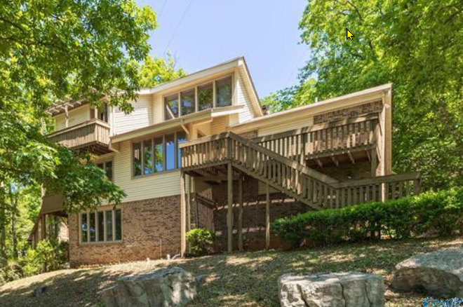 1425 Chandler Road SE, Huntsville, AL 35801 1425 Chandler Road SE in Jones Valley offers 3,647 sq ft on .59 acres with spacious rooms, private decks, natural landscaping and renovation potential in South Huntsville.